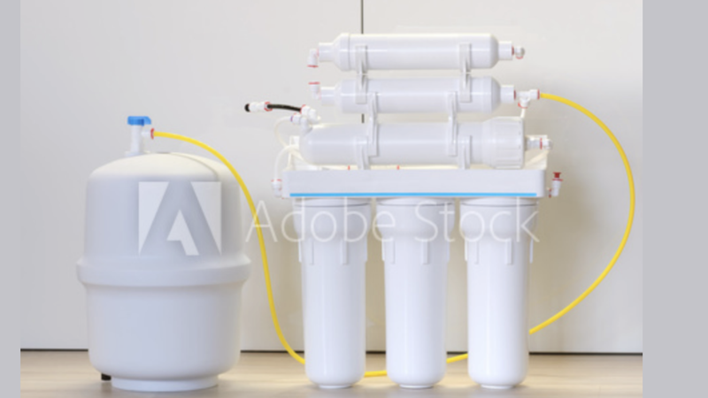 Reverse osmosis under sink system